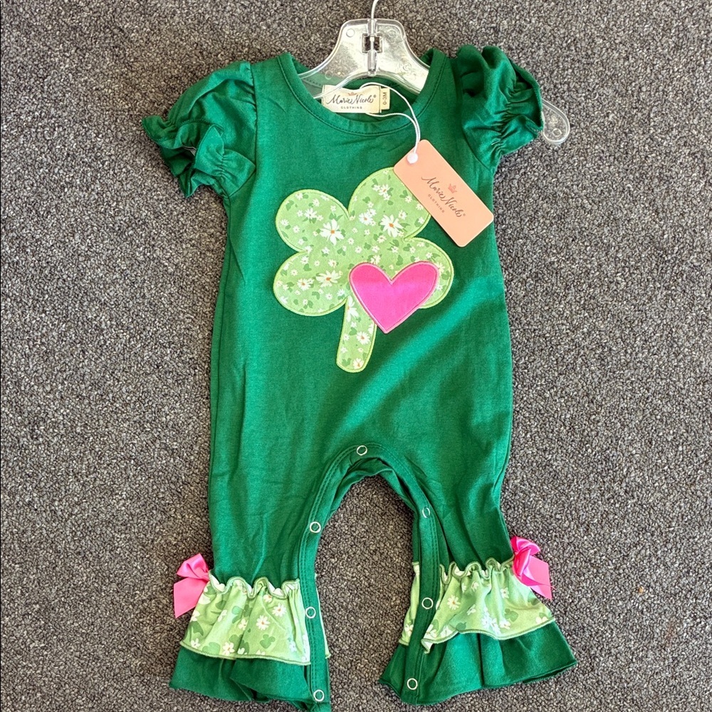 St Patrick’s day romper. Shamrock and Heart. NWT